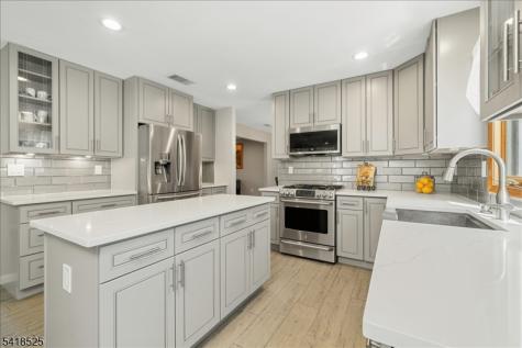 3 Magnolia Court Roxbury NJ 07876