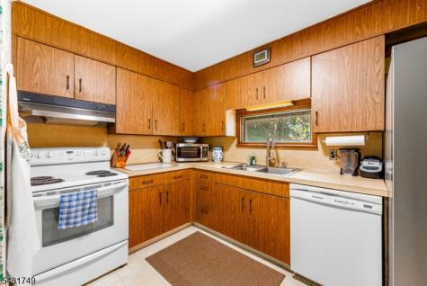 16 Trowbridge Road Morris Plains NJ 07950