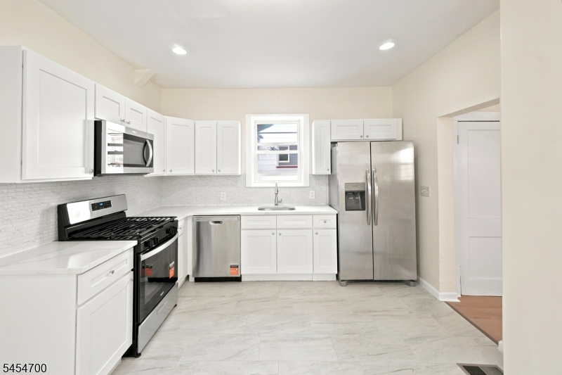 359 S 18th Street Newark NJ 07103