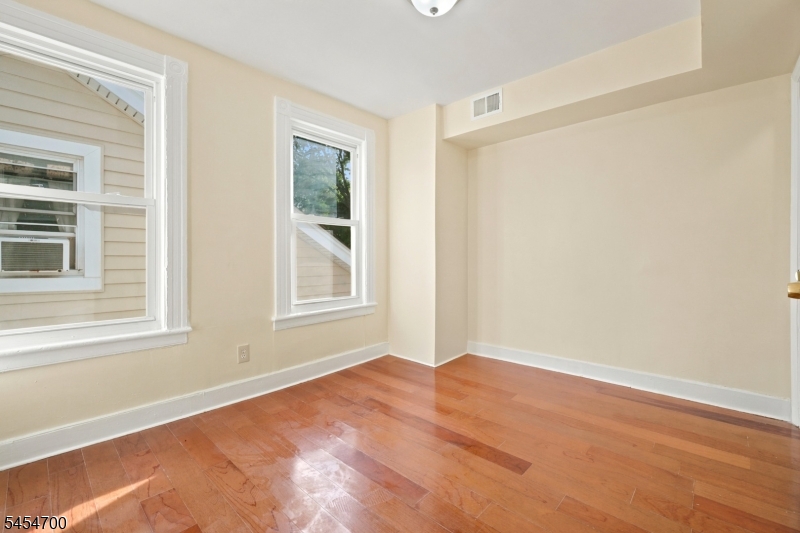 359 S 18th Street Newark NJ 07103