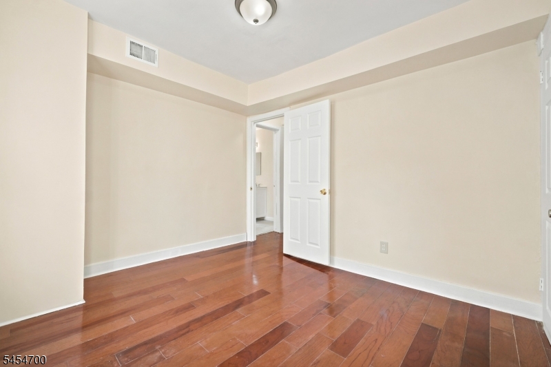 359 S 18th Street Newark NJ 07103