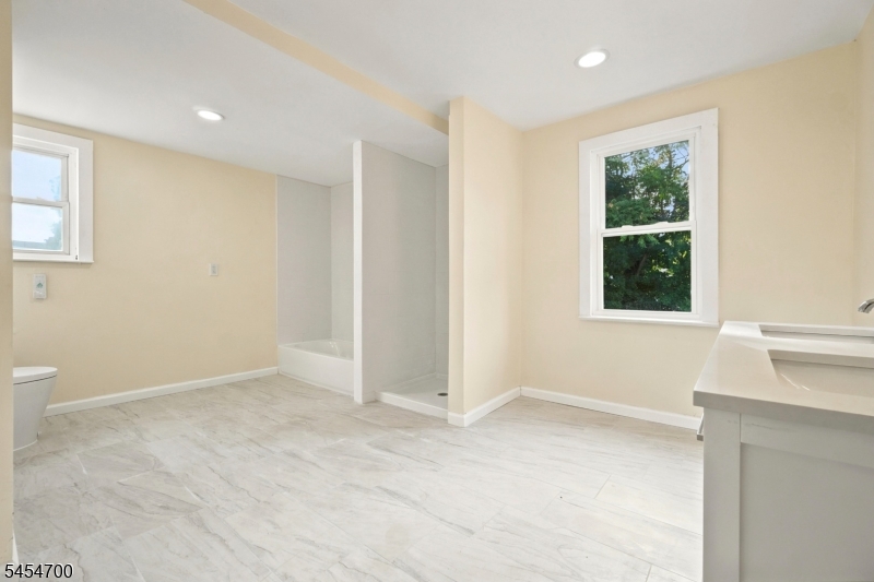 359 S 18th Street Newark NJ 07103