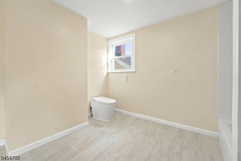 359 S 18th Street Newark NJ 07103