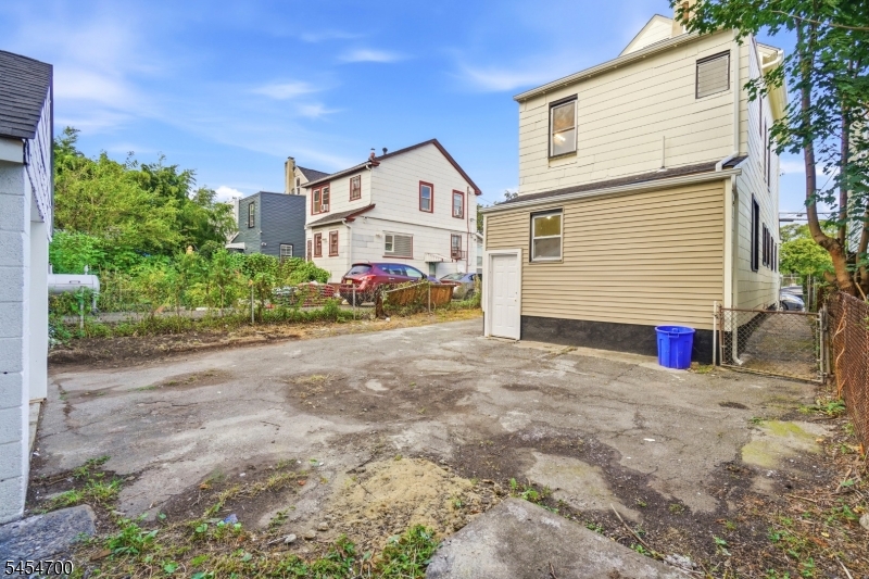 359 S 18th Street Newark NJ 07103