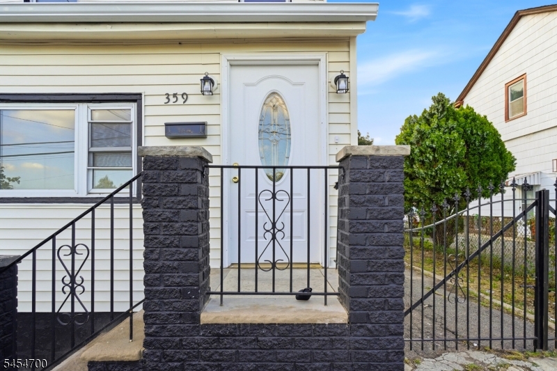 359 S 18th Street Newark NJ 07103