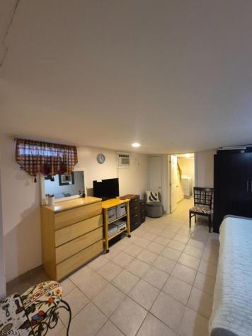 67 Marne Street Newark NJ 07105