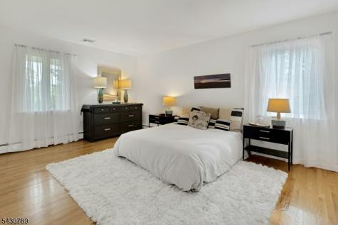 35 Ski Hill Drive Bedminster NJ 07921