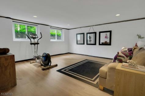 35 Ski Hill Drive Bedminster NJ 07921