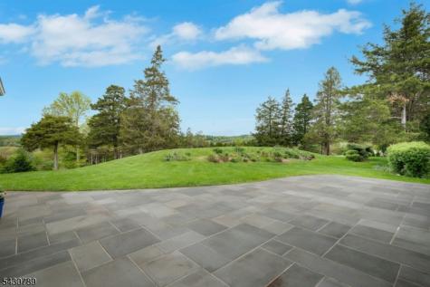 35 Ski Hill Drive Bedminster NJ 07921