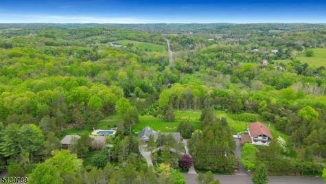 35 Ski Hill Drive Bedminster NJ 07921