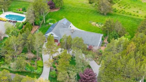 35 Ski Hill Drive Bedminster NJ 07921
