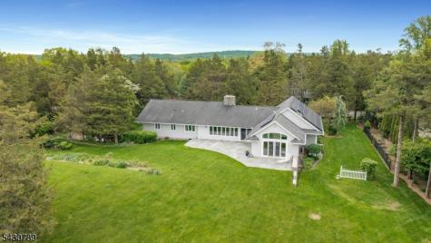 35 Ski Hill Drive Bedminster NJ 07921