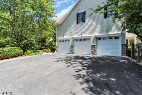 49 Parker Road Chester NJ 07930