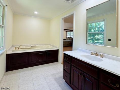 463 Laurel Lane Kinnelon NJ 07405