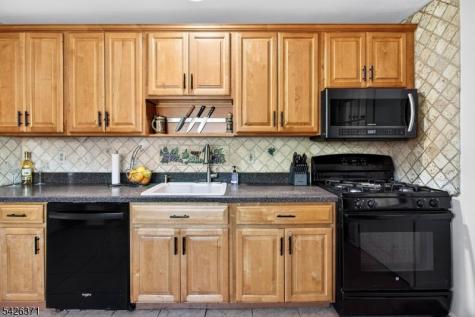 43 Buttonwood Drive Sayreville NJ 08859