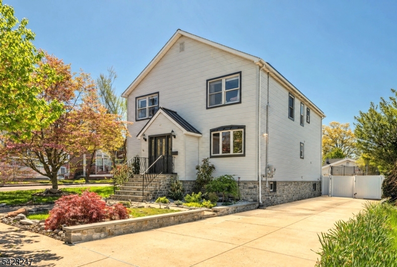 530 5TH Avenue Lyndhurst NJ 07071