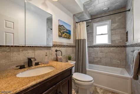 530 5TH Avenue Lyndhurst NJ 07071