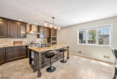 530 5TH Avenue Lyndhurst NJ 07071