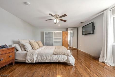 530 5TH Avenue Lyndhurst NJ 07071