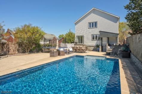 530 5TH Avenue Lyndhurst NJ 07071