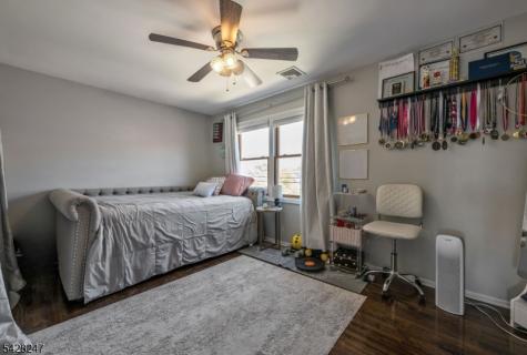 530 5TH Avenue Lyndhurst NJ 07071