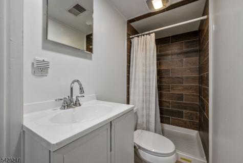 530 5TH Avenue Lyndhurst NJ 07071