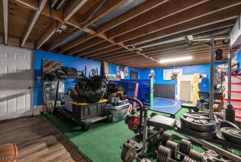 530 5TH Avenue Lyndhurst NJ 07071