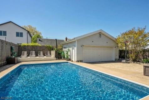 530 5TH Avenue Lyndhurst NJ 07071