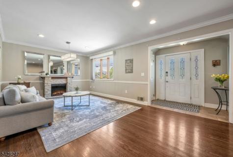 530 5TH Avenue Lyndhurst NJ 07071