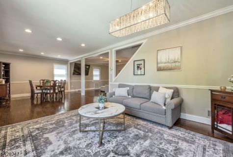 530 5TH Avenue Lyndhurst NJ 07071