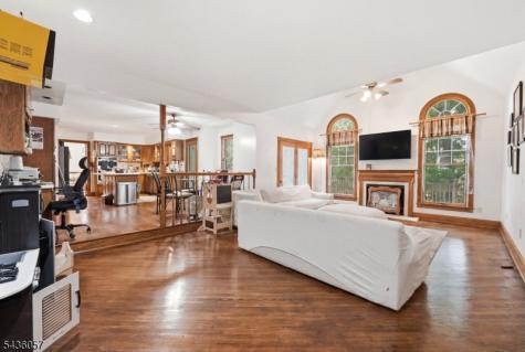 4 Meadow Oak Drive Frelinghuysen NJ 07825