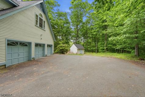 4 Meadow Oak Drive Frelinghuysen NJ 07825