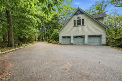 4 Meadow Oak Drive Frelinghuysen NJ 07825
