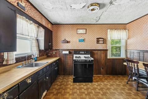 574 Sherman Avenue Roselle NJ 07203