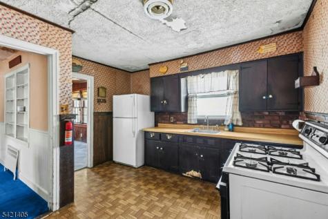 574 Sherman Avenue Roselle NJ 07203