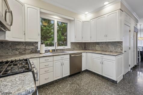 536 Illingworth Avenue Englewood NJ 07631