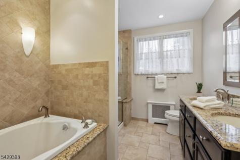 536 Illingworth Avenue Englewood NJ 07631