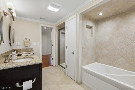 536 Illingworth Avenue Englewood NJ 07631
