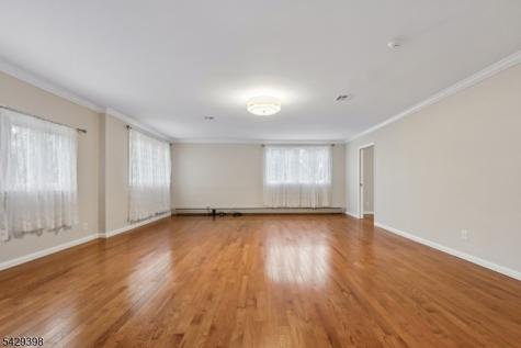 536 Illingworth Avenue Englewood NJ 07631