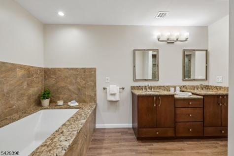 536 Illingworth Avenue Englewood NJ 07631