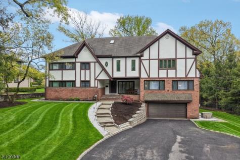 536 Illingworth Avenue Englewood NJ 07631