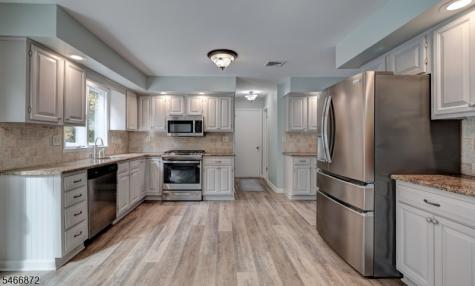 14 Lauren Court Byram NJ 07874