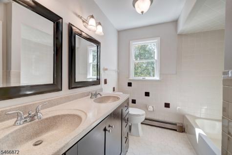 14 Lauren Court Byram NJ 07874