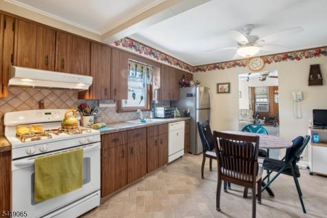 6 Crestwood Court Lincoln Park NJ 07035