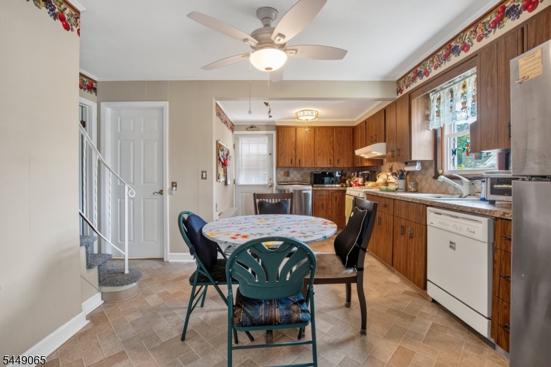 6 Crestwood Court Lincoln Park NJ 07035