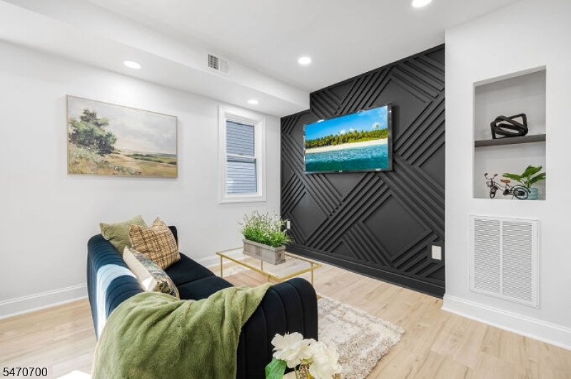 18 Cleremont Avenue Irvington NJ 07111