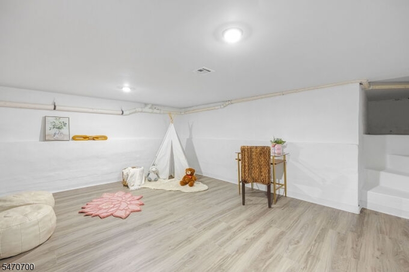 18 Cleremont Avenue Irvington NJ 07111