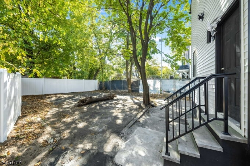 18 Cleremont Avenue Irvington NJ 07111