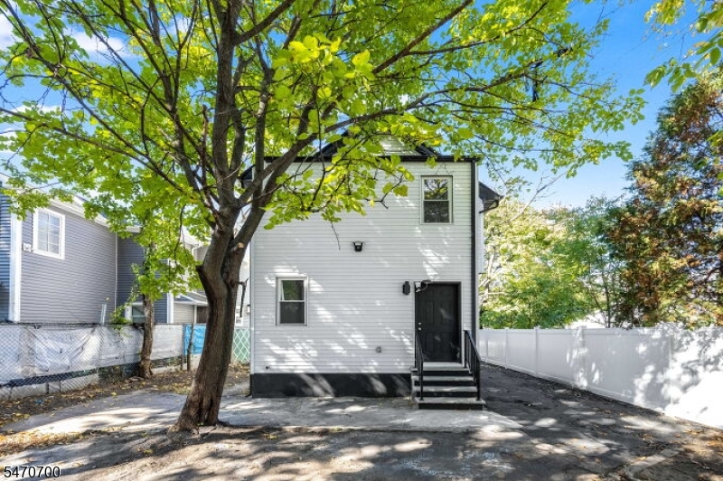 18 Cleremont Avenue Irvington NJ 07111