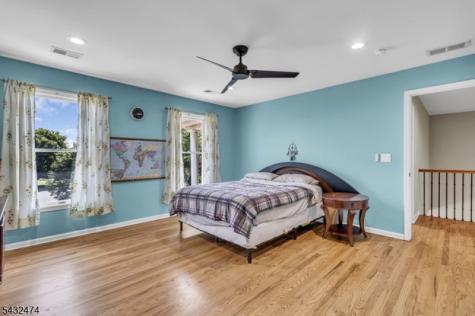 4 Harman Court Hillsborough NJ 08844